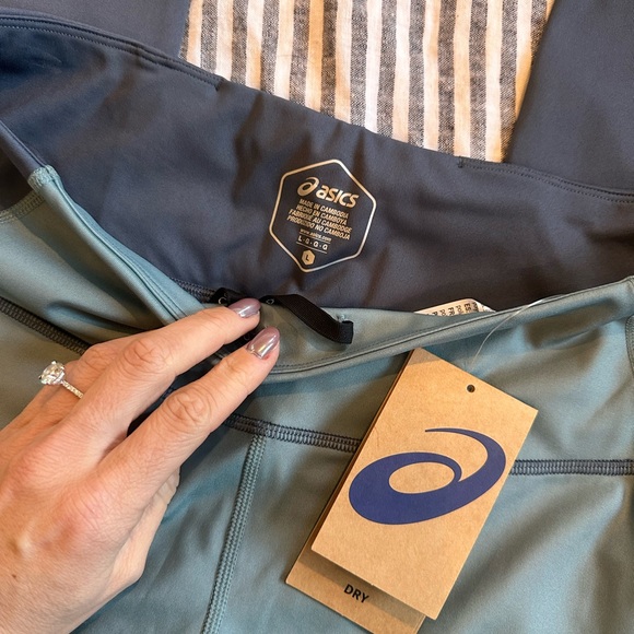 ASICS NAGINO™ RUN TIGHT - Picture 3 of 5